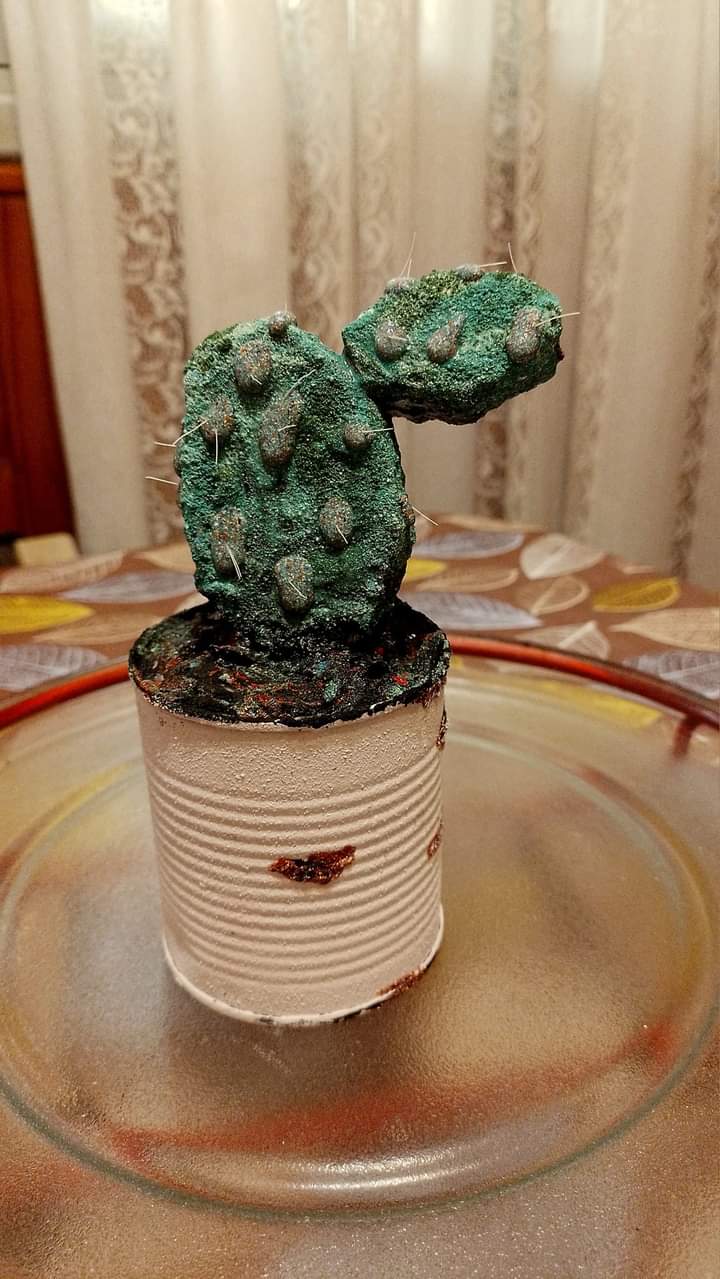 Cactus y falso enlozado · telgopor, manga, microgranito y espátula